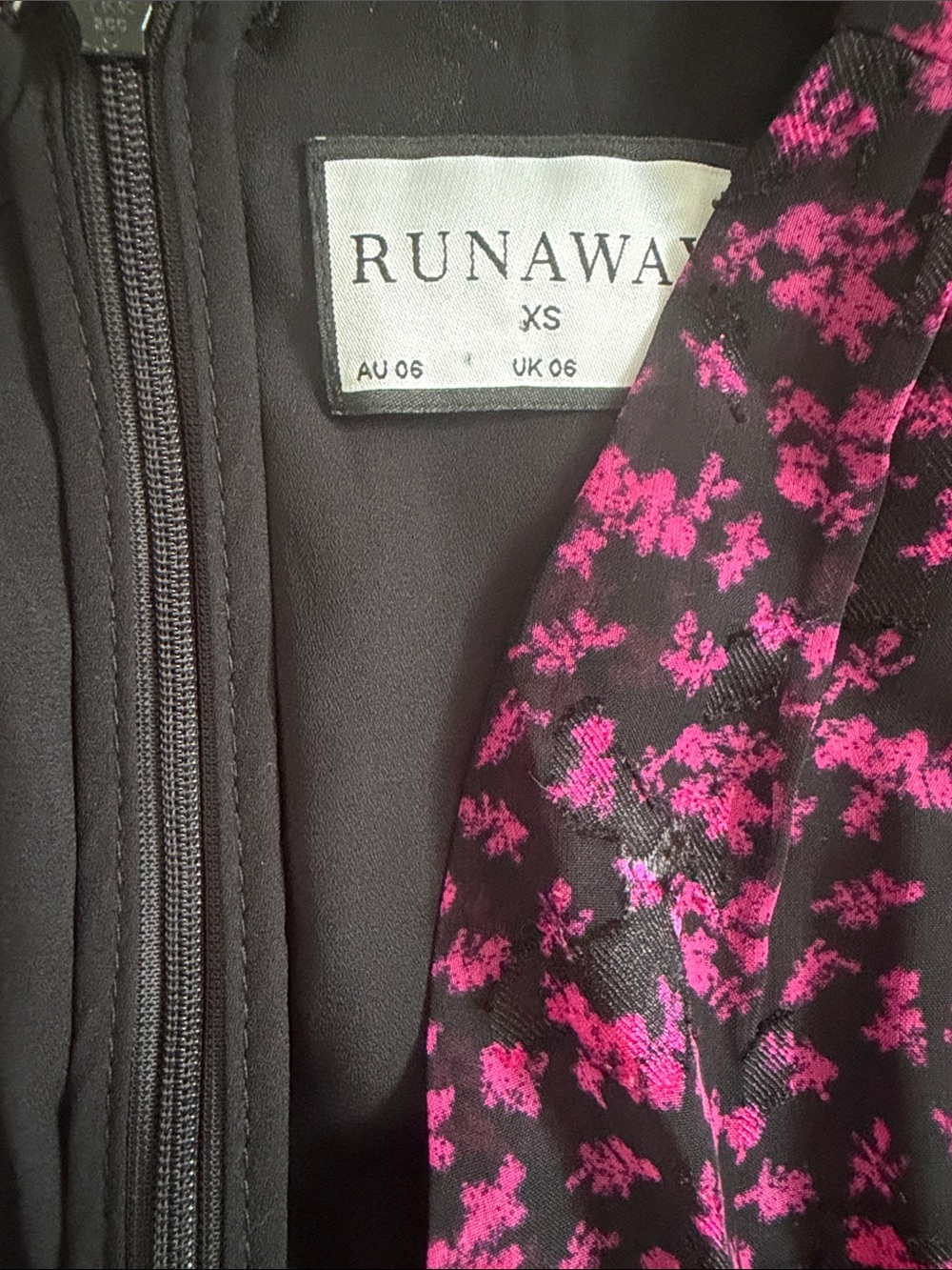 Runaway The Label Caitlan Mini Dress Floral Ruched Plunge V Neck Long Sleeve XS2 - Picture 6 of 7